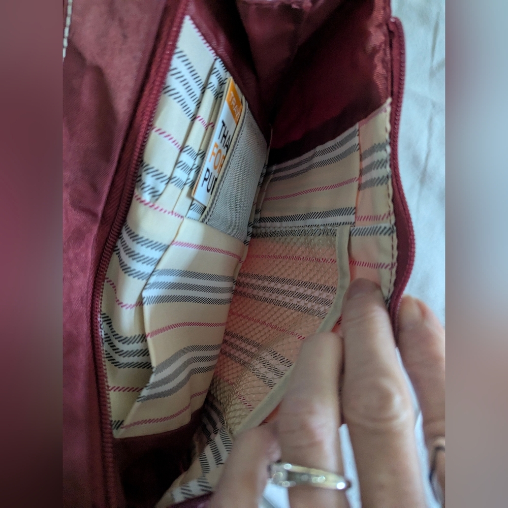 NWOT Travelon Burgundy Hobo Bag - Picture 12 of 13